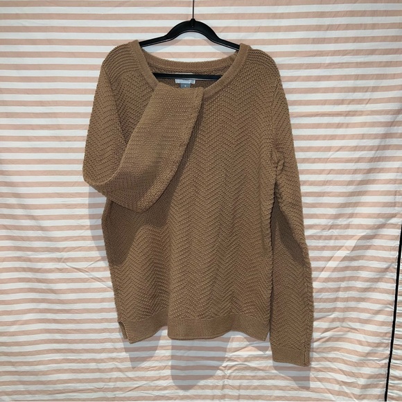 Old Navy Sweaters - Old Navy Brown Chevron Knit Sweater - M
